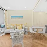 Sunny And Bright Apartment- Self Catering