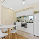 Sunny And Bright Apartment- Self Catering