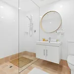 Sunny And Bright Apartment- Self Catering