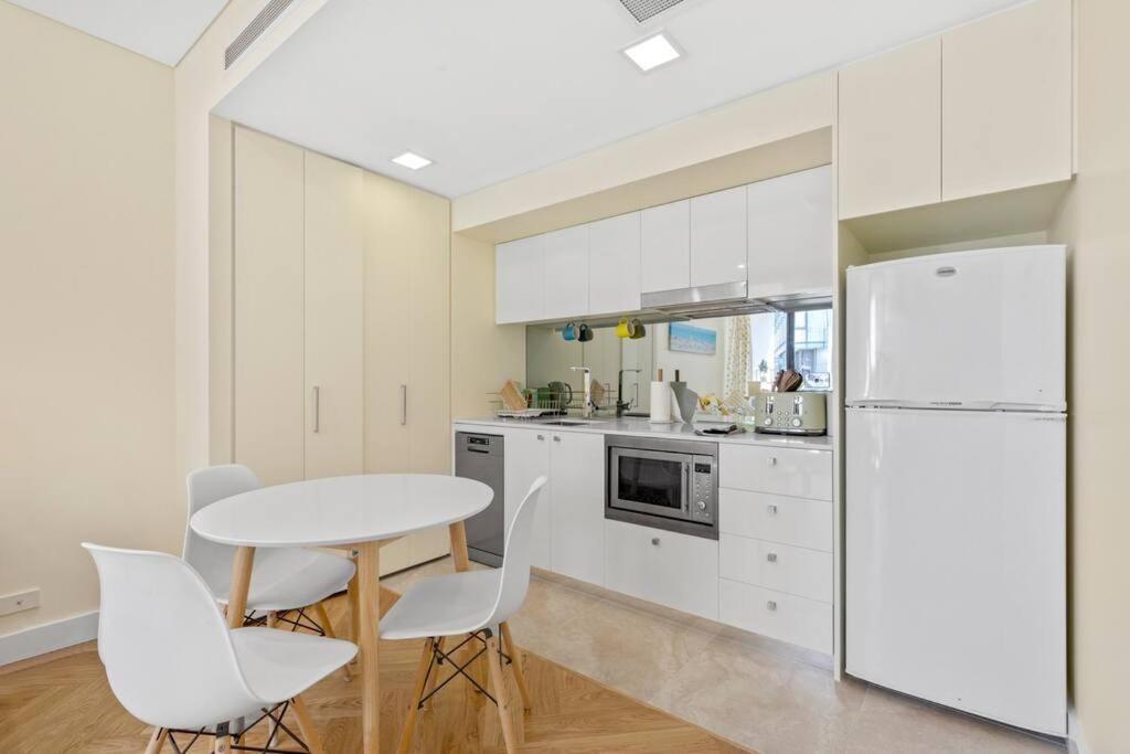 Apartment Sunny And Bright Apartment- Self Catering *